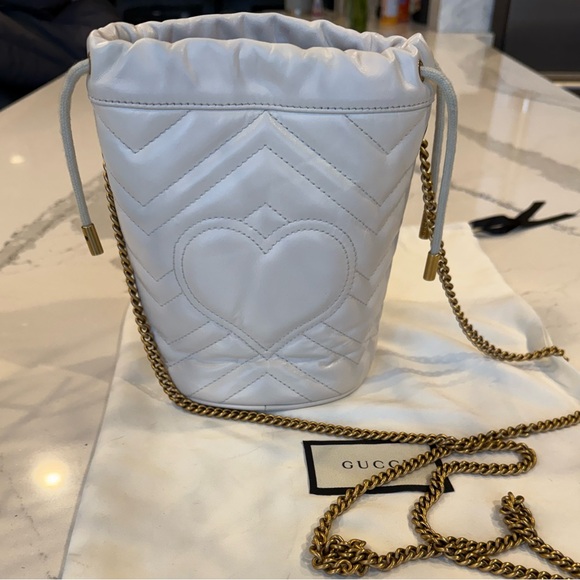 Gucci GG MARMONT MINI BUCKET BAG - Picture 6 of 9